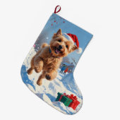 Wheaten Terrier Loopt In Sneeuw Met Kerst Pet Grote Kerstsok (Voorkant (Hangend))
