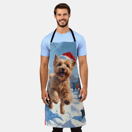 Wheaten Terrier Loopt In Sneeuw Met Kerst Pet Schort (Gedragen)