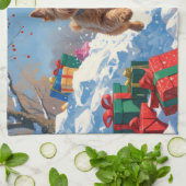 Wheaten Terrier Loopt In Sneeuw Met Kerst Pet Theedoek (Gevouwen)