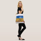 Wheatfield met Krogen door Vincent van Gogh Tote Bag (Op model)