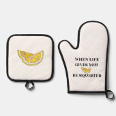 When Life Gives You Lemons Be A Squirter Ovenwant & Pannenlap Set (Voorkant)
