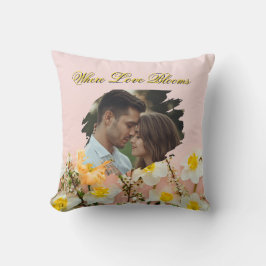 Where Love Blooms Pillow | Spring Romance Throw Kussen