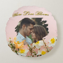 Where Love Blooms Round Pillow | Spring Romance Rond Kussen