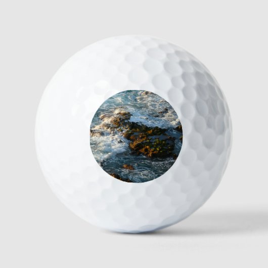Where the Ocean Meets the Rocks Golfballen (Voorkant)