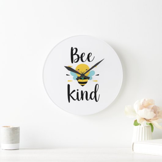 Whimsical and Kind Bee Illustration Grote Klok (Huis)