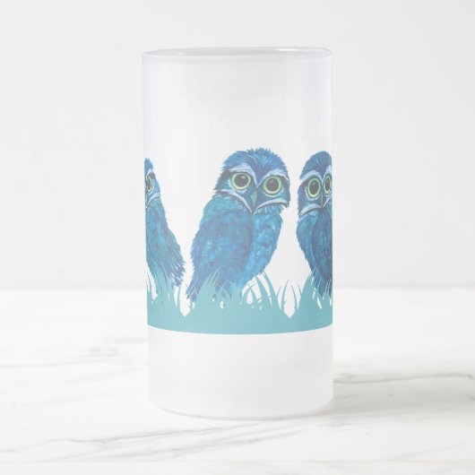 Whimsical and Schattig Blue Burroting Owl Art Matglas Bierpul (Center)