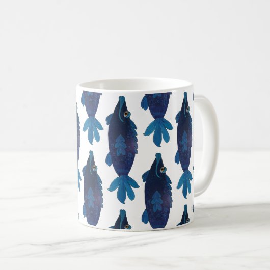 Whimsical and Schattig Fish Artwork in Rich Blues Koffiemok (Voorkant rechts)