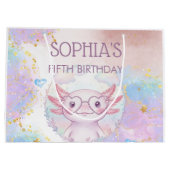 Whimsical axolotl kids birthday groot cadeauzakje (Achterkant)