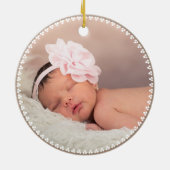 Whimsical Baby's eerste kerstfoto | Rood Beige Keramisch Ornament (Achterkant)