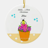 Whimsical Bee Flower Pot Baby's eerste Kerstmis Keramisch Ornament (Voorkant)