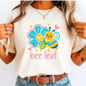 Whimsical Bee Leaf crayon Kunst  Blij met ecologis T-shirt