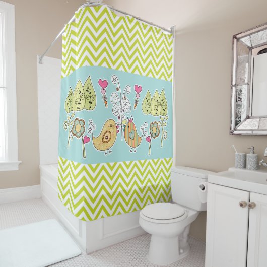 Whimsical Birds and Flowers Chevron Stripe Douchegordijn (In situ)