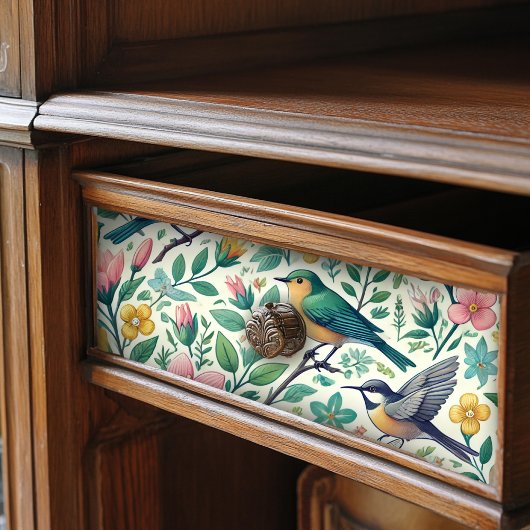 Whimsical  Birds en Floral Pattern Tissuepapier