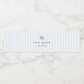 Whimsical Blauwe Doodle Harten Bruiloft Waterfles Etiket (Enkel label)