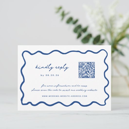 Whimsical Blauwe QR Code Bruiloft RSVP Kaartje (Staand voorkant)