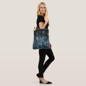 Whimsical Blauwe Zwarte Roos Tekst Tote Bag (Op model)