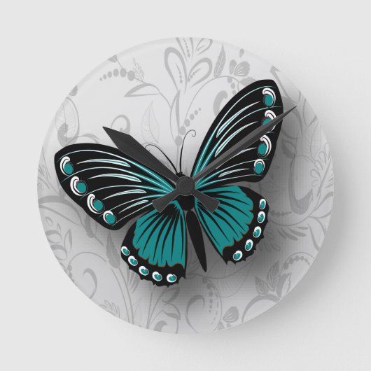 Whimsical Blauwgroen Butterfly op Grey Floral Ronde Klok (Voorkant)