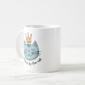 Whimsical Blue Cat met een gele kroon op maat Koffiemok (Voorkant links)