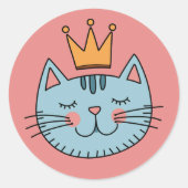 Whimsical Blue Cat met een gele kroon Ronde Sticker (Voorkant)