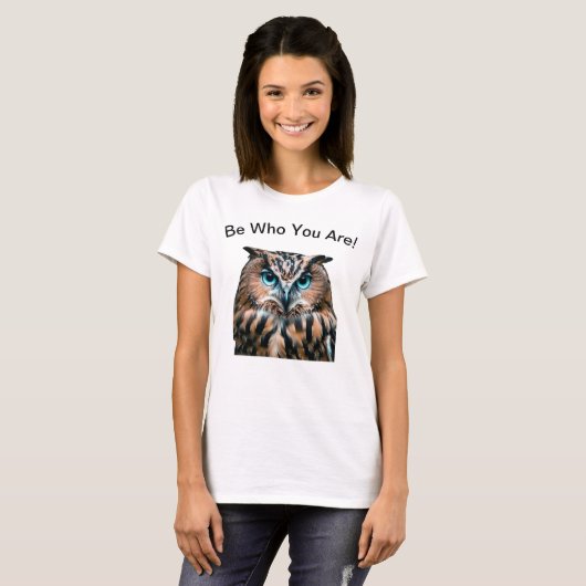 Whimsical Blue Eyed Owl T-shirt (Voorkant volledig)