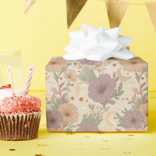 Whimsical Boho Bloem en Maan Droomlandschap Cadeaupapier (Verjaardagsfeest)