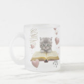 Whimsical Bookworm Kitten Two-Tone Mug – Magical Matglas Koffiemok (Links)