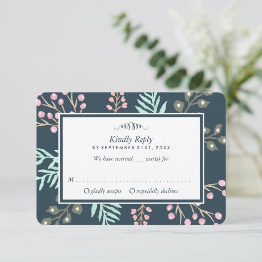 Whimsical Botanical Berry Wedding RSVP (Staand voorkant)