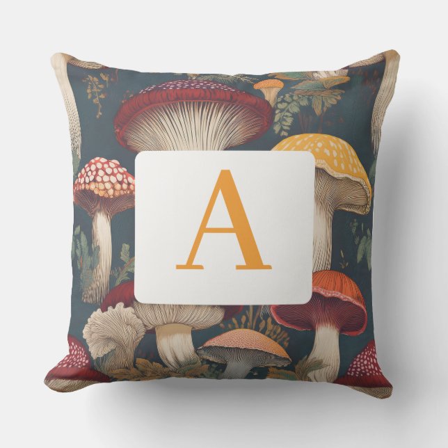 Whimsical Botanical Mushroom Pattern met Monogram Buitenkussen (Voorkant)