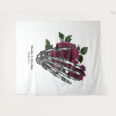 Whimsical Bourgondische Bloemen Skelet Gotische Br Wandkleed (Voorkant (horizontaal))