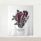 Whimsical Bourgondische Bloemen Skelet Gotische Br Wandkleed (Voorkant)