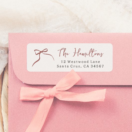 Whimsical Bow Hand getrokken Red Ribbon Script Naa Etiket