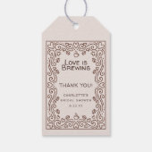 Whimsical Bruin Love Is Brewing Bruidsfeest Cadeaulabel (Achterkant)