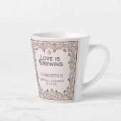 Whimsical Bruin Love Is Brewing Bruidsuitnodiging Latte Mok (Rechts)