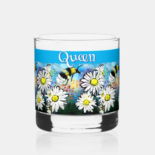 Whimsical Bumble Bee in Daisies gepersonaliseerd Whisky Glas (Voorkant)