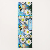 Whimsical Bumble Bee in Daisies gepersonaliseerd Yogamat (Voorkant)