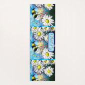 Whimsical Bumble Bee in Daisies gepersonaliseerd Yogamat (Achterkant)