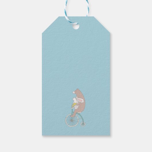 Whimsical Bunny and Beer Riding Together Verjaarda Cadeaulabel (Achterkant)