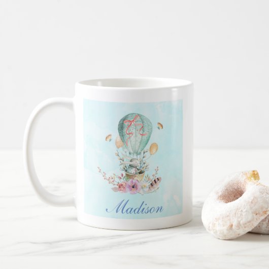 Whimsical Bunny Riding in een luchtballon Koffiemok (Met donut)