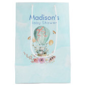 Whimsical Bunny Riding in een luchtballon Medium Cadeauzakje (Achterkant)