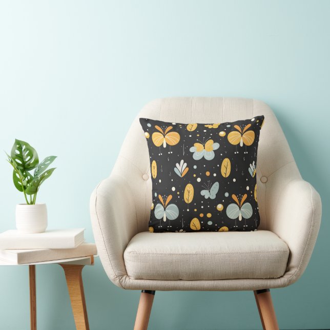 Whimsical Butterfly & Leaf Decoratief Kussen – Min (Stoel)