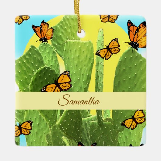 Whimsical Cactus And Butterflies Keramisch Ornament (Voorkant)