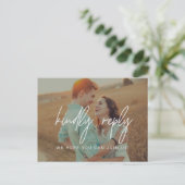 Whimsical Calligraphy | Fotobedekking Song RSVP Uitnodiging Briefkaart (Staand voorkant)
