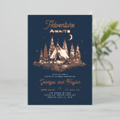 Whimsical Camping Koppels Bruiloftsfeest Avontuur Folie Uitnodiging (Staand Voorkant)