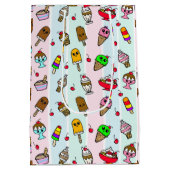 Whimsical Cartoon Ice Cream Birthday Medium Cadeauzakje (Achterkant)