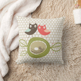 Whimsical Cartoon Nesten Uilen Familie Polka Dots Kussen
