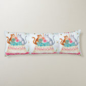 Whimsical Cat Birthday Celebration Lichaamskussen (Achterkant)