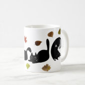 Whimsical Cat Line Art met herfstbladeren Koffiemok (Voorkant rechts)