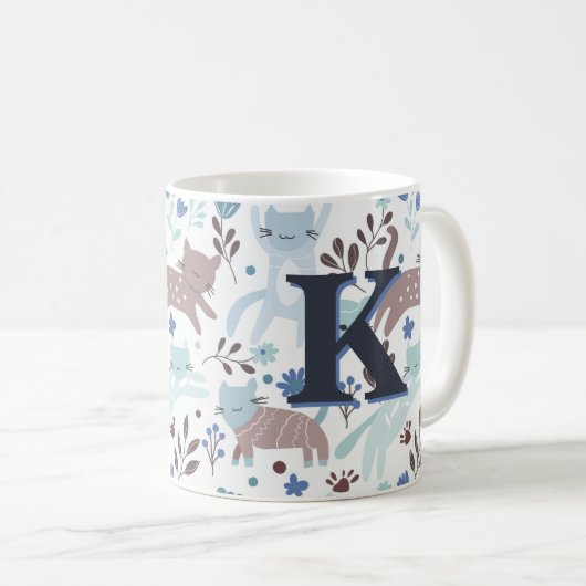 Whimsical Cat Pattern, Blauw Grijs Monogram Koffiemok (Voorkant rechts)
