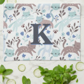 Whimsical Cat Pattern, Blauw Grijs Monogram Theedoek (Gevouwen)
