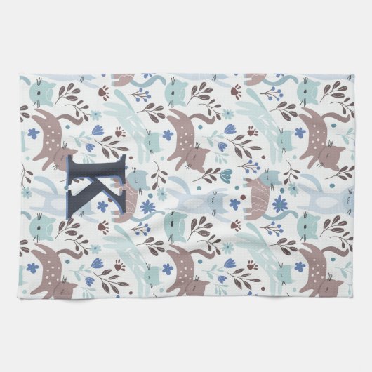 Whimsical Cat Pattern, Blauw Grijs Monogram Theedoek (Horizontaal)